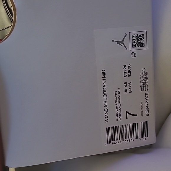 Jordan 1 sneakers - Picture 5 of 5